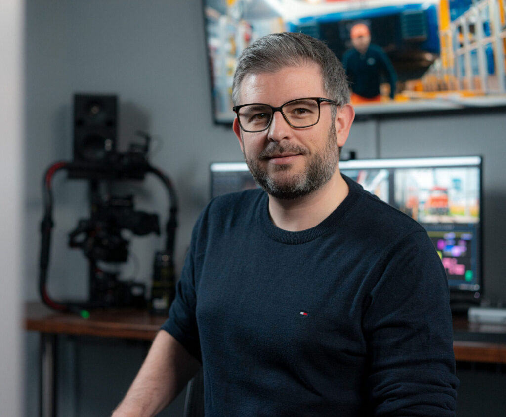 Portrait at work of Sergio Herencias