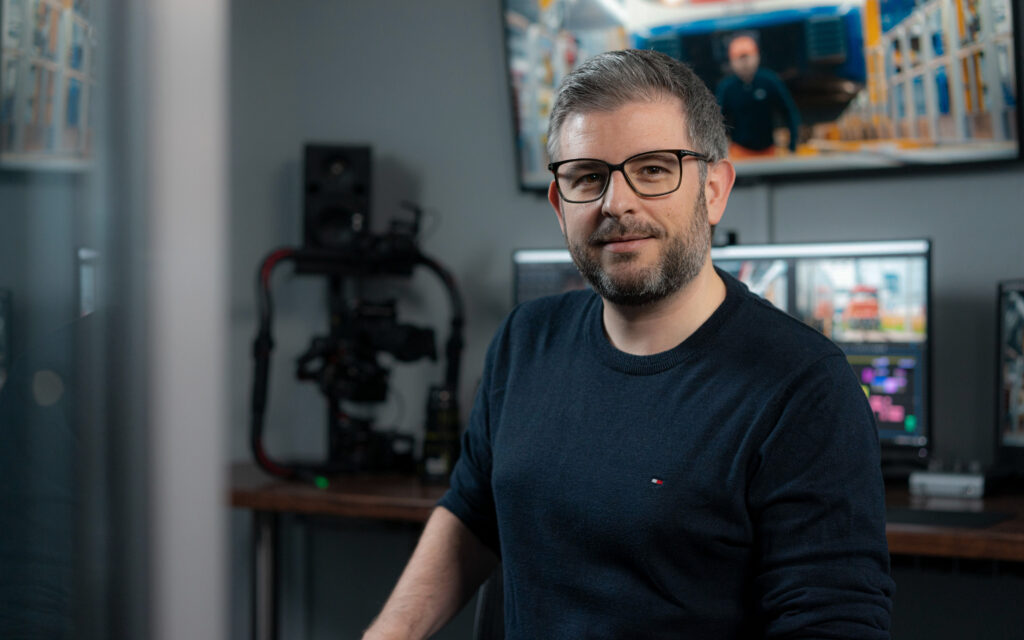 Portrait at work of Sergio Herencias